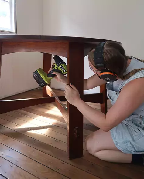 Dismantle dining table