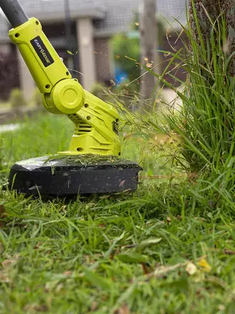 RYOBI Line Trimmer (R18LTR24) in action